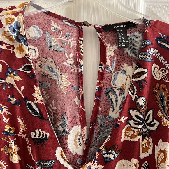 Floral Romper in size M - Picture 2 of 3